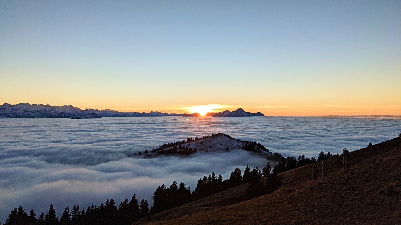 Sonnenuntergang über dem Mysterium von der Rigi, Schweiz