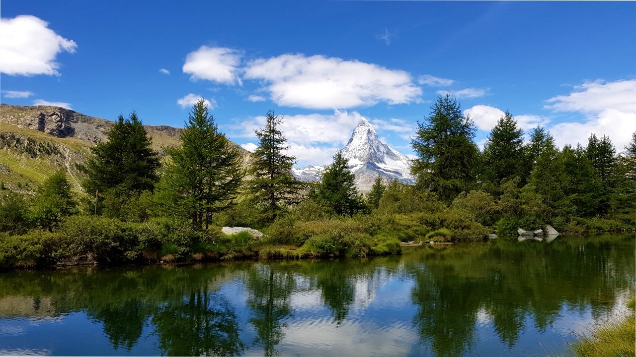 5 lakes hike Zermatt Grindjisee background the Matterhorn