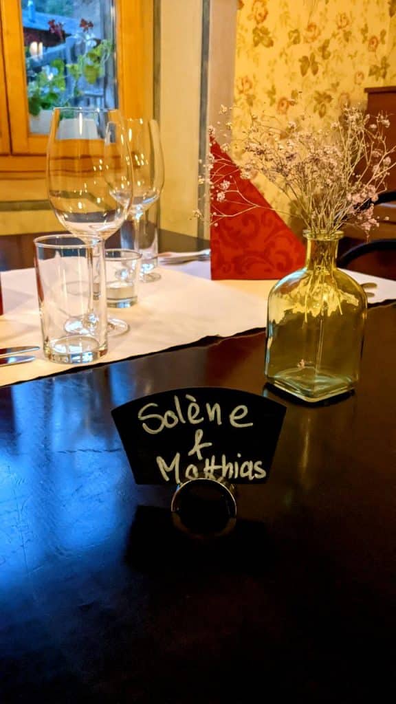 Herzig und persönlich - unser Tisch im Hotel Ofenhorn in Binn